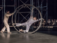 Spektakl "Pierwszy strzał"/Teatr Ósmego Dnia