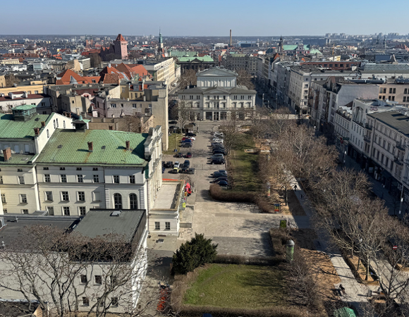 Zdjęcie lotnicze obszaru wokół Teatru Polskiego w Poznaniu.